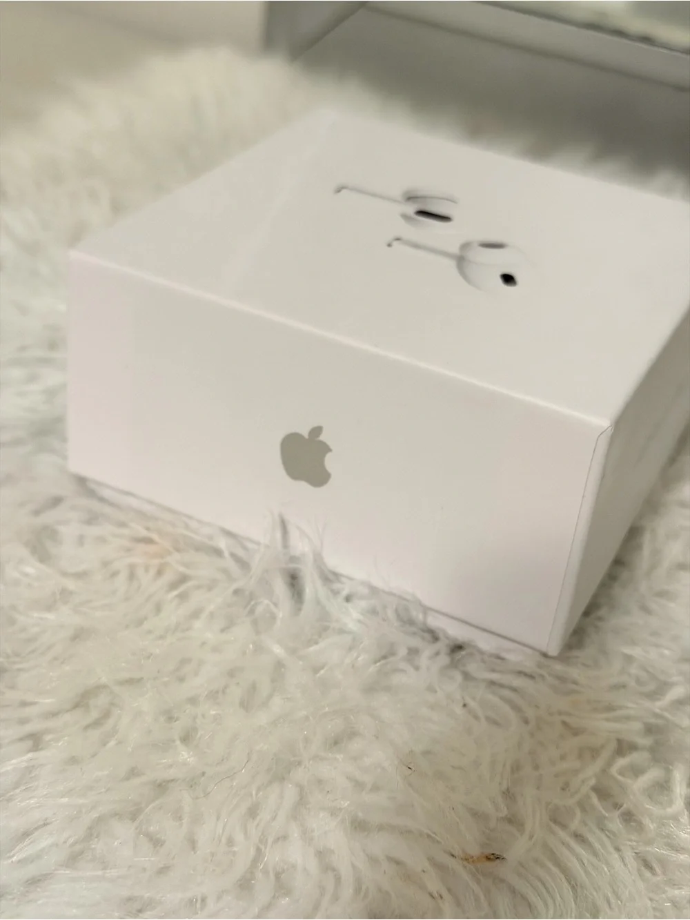 Apple AirPods Pro 2 (White) - Wireless Noise-Cancelling Earbuds New/Open box